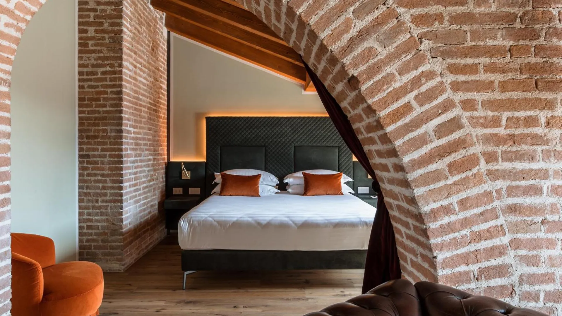 Pavillon Suite Peschiera del Garda 0*,
