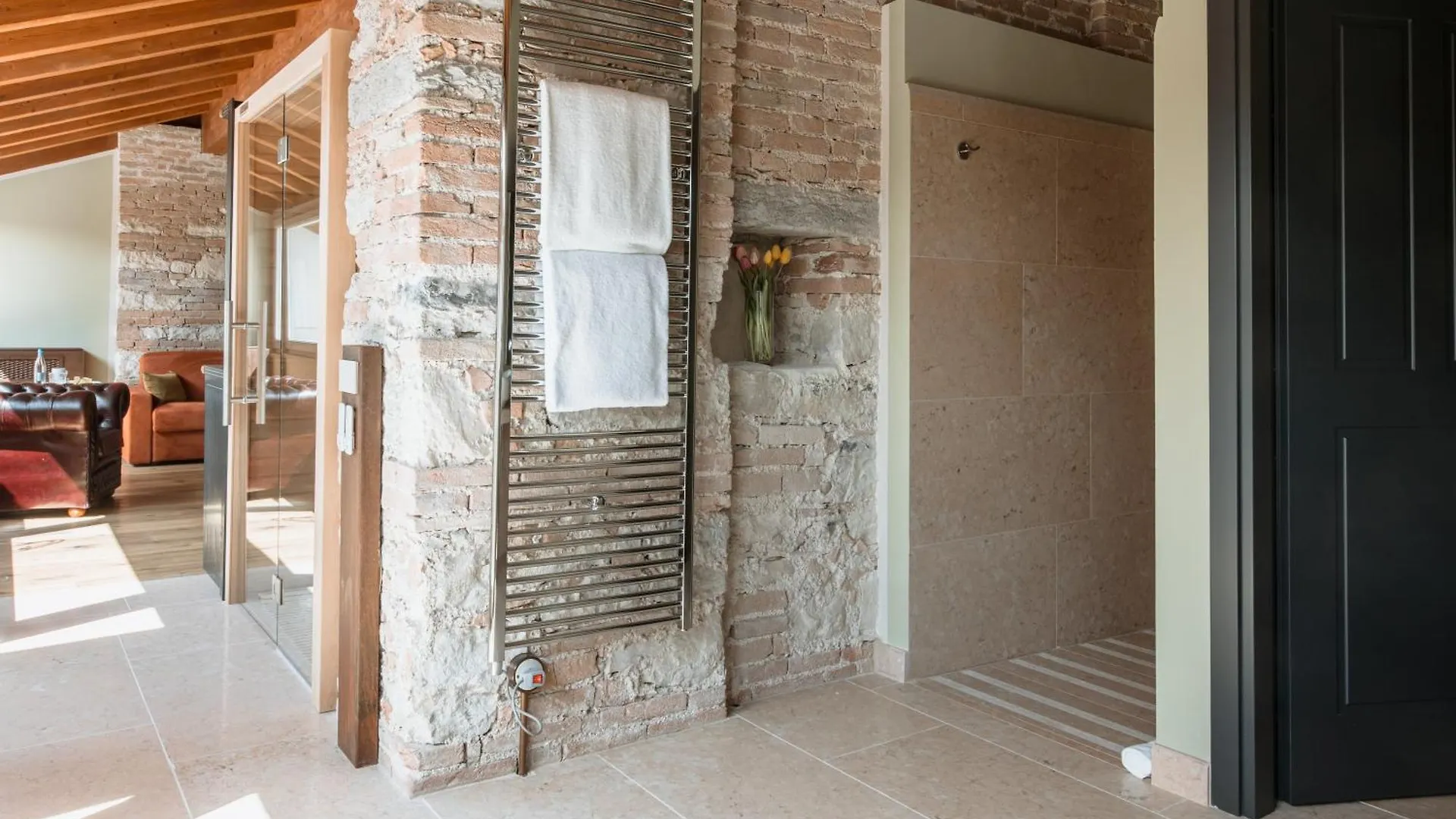 Pavillon Suite Peschiera del Garda 0*,  Italy