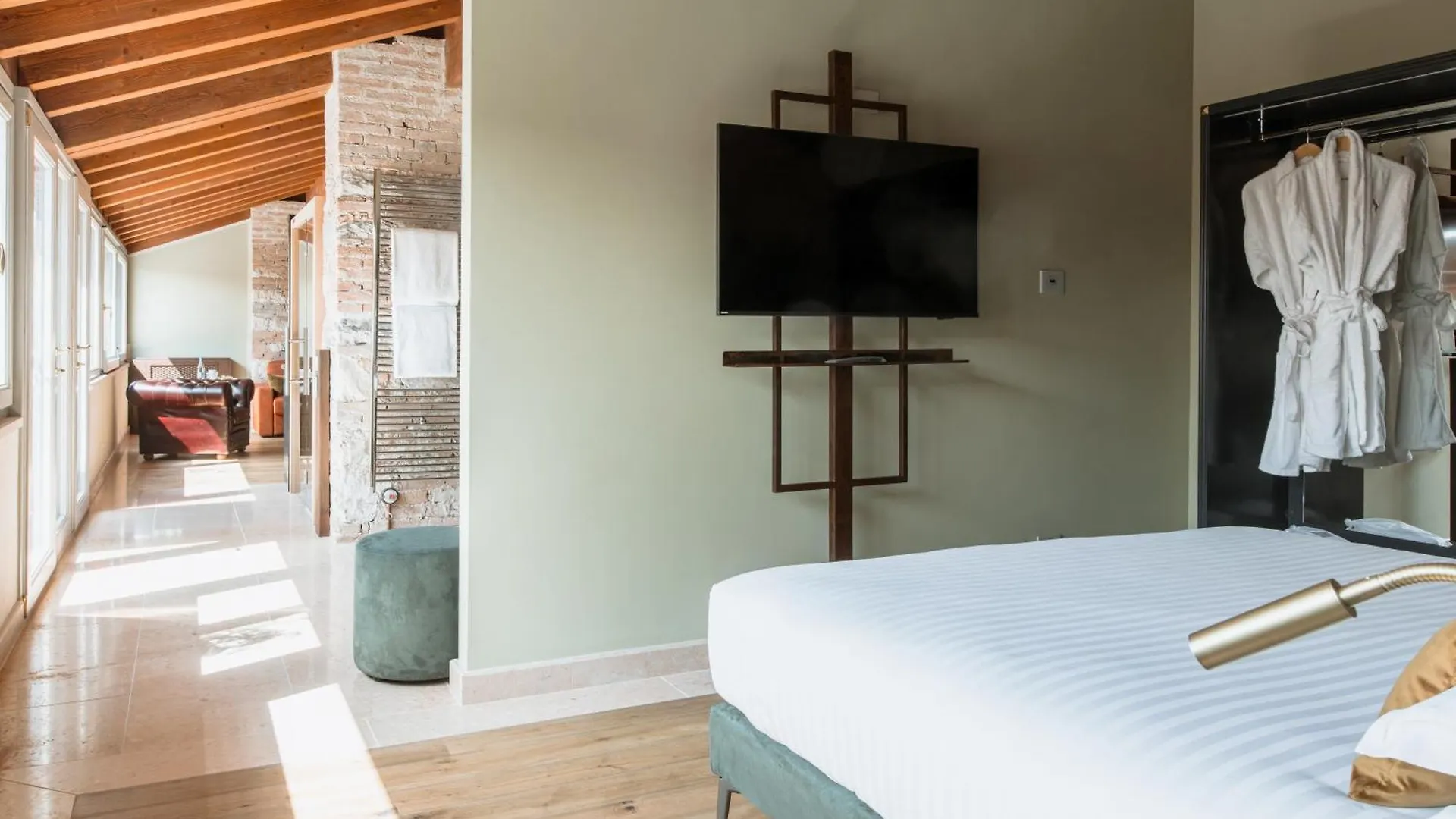 Pavillon Suite & Apartments Peschiera del Garda Italia