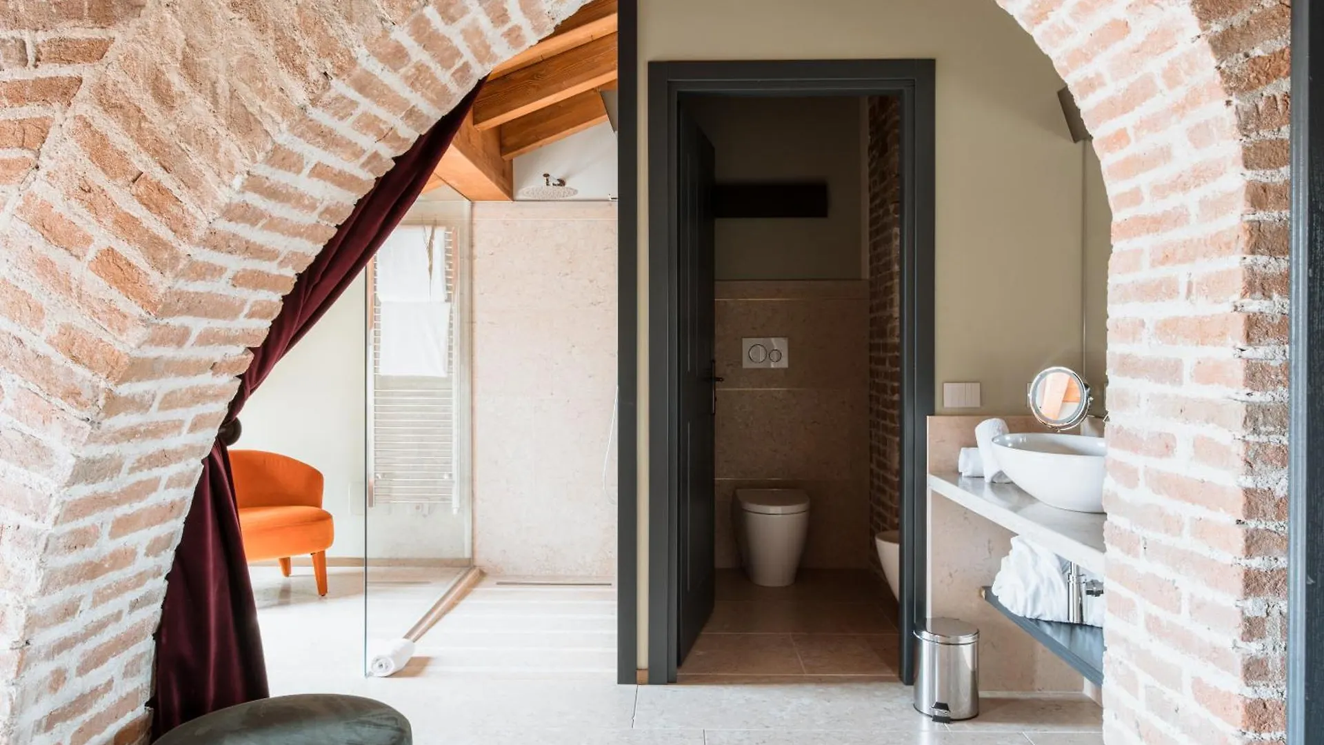 Pavillon Suite Peschiera del Garda 0*,