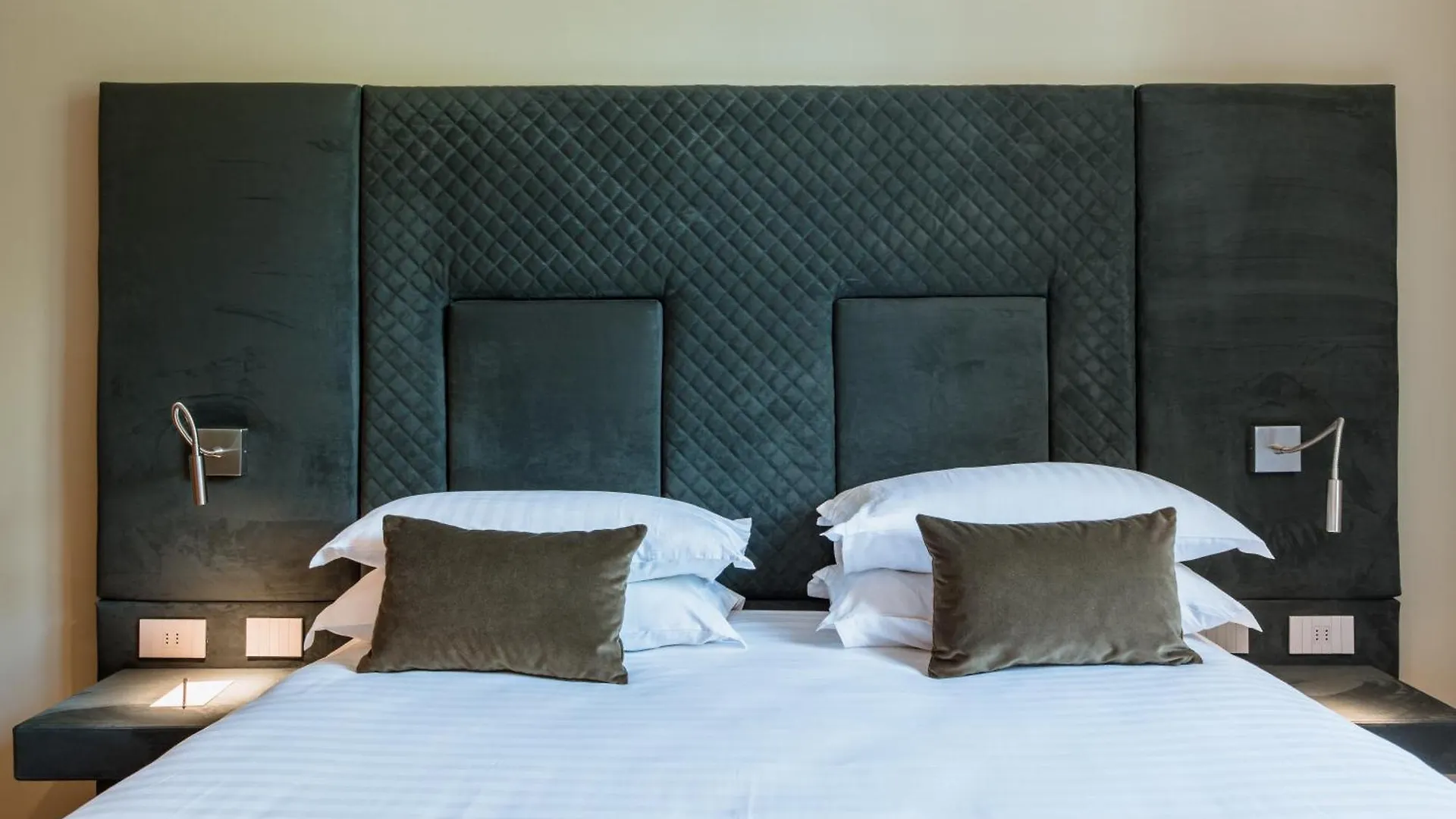 Pavillon Suite Peschiera del Garda 0*,