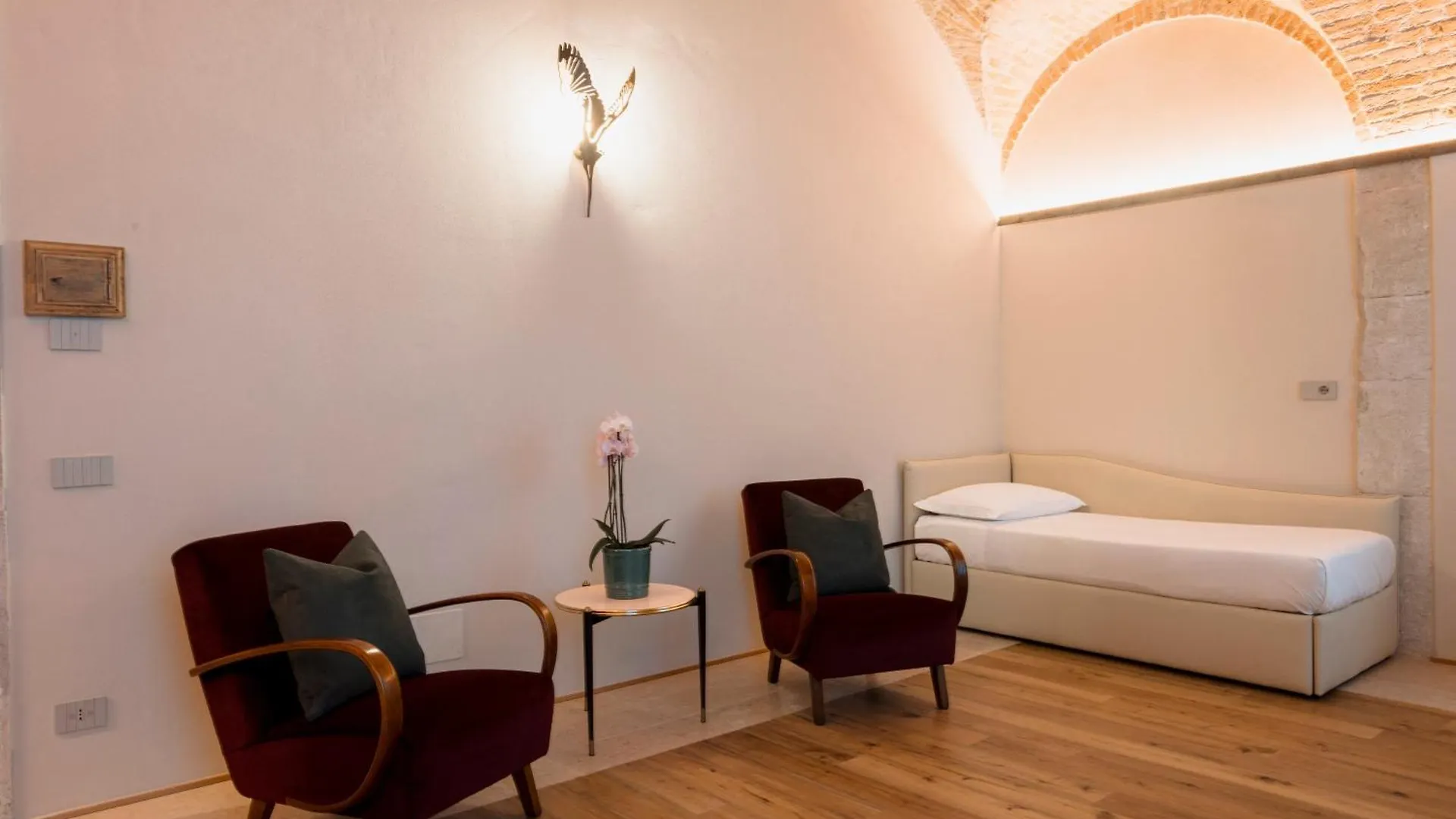 Pavillon Suite & Apartments Peschiera del Garda Italia