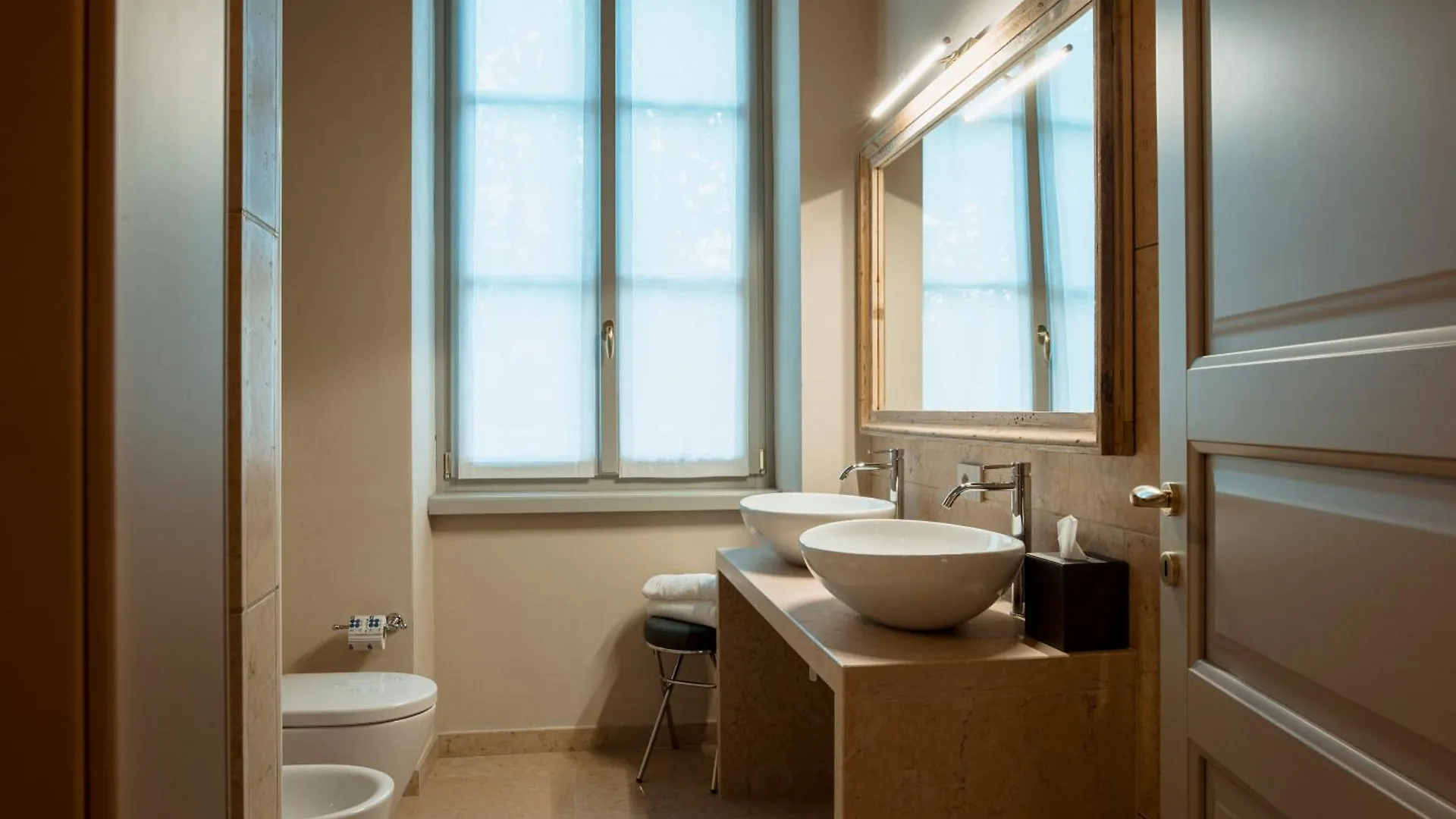 Pavillon Suite Peschiera del Garda Italy