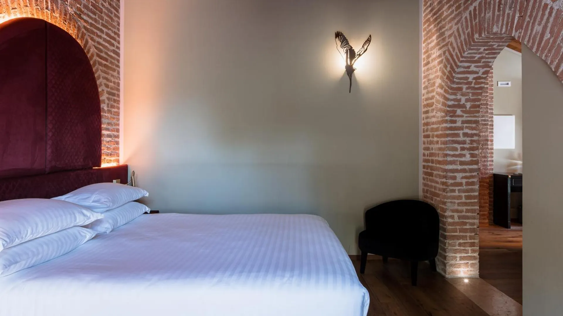 Pavillon Suite Peschiera del Garda 0*,  Italien