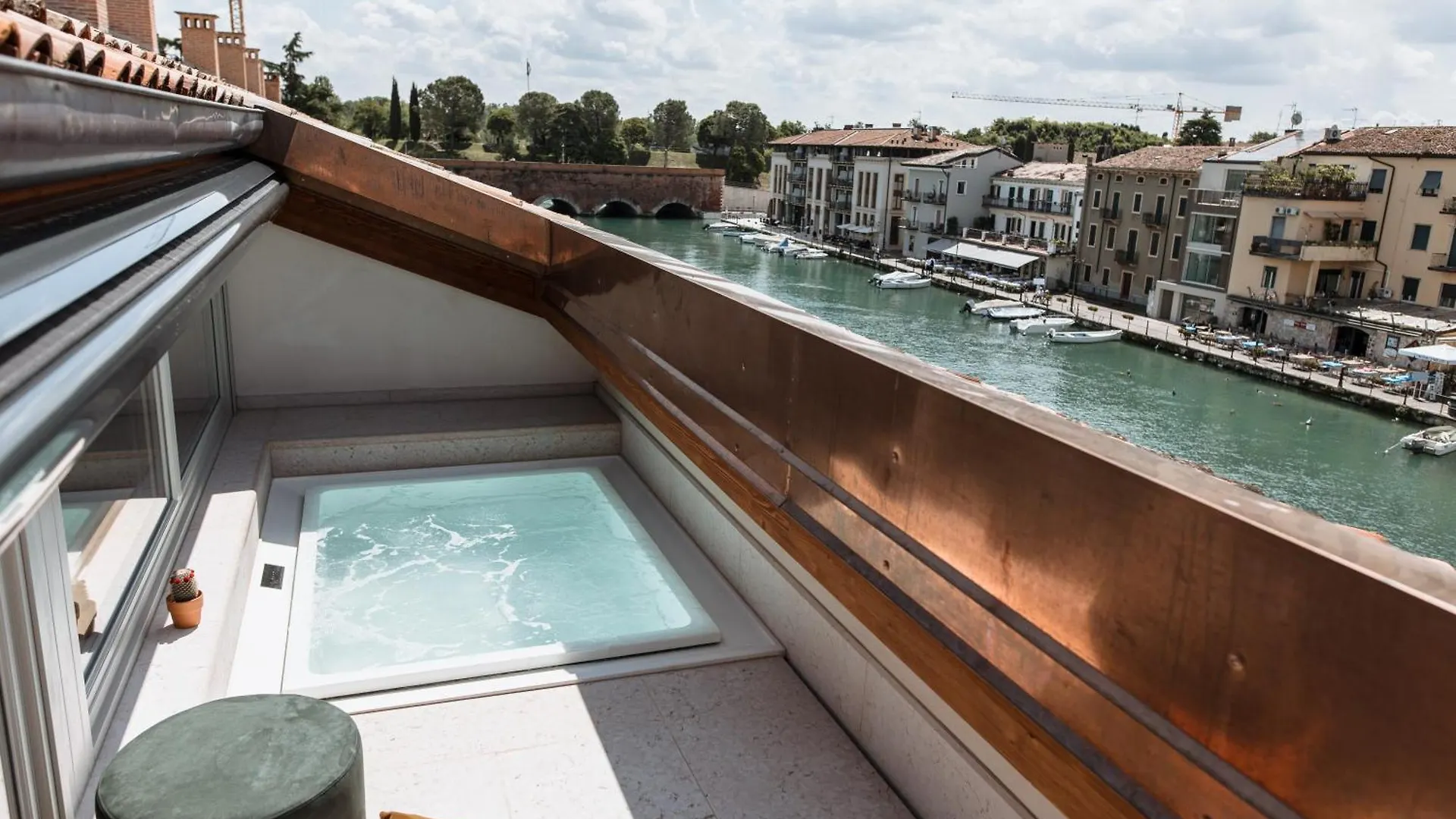 Pavillon Suite Peschiera del Garda Italien