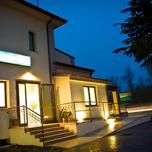 Main Street 3*, Cerasolo Italy